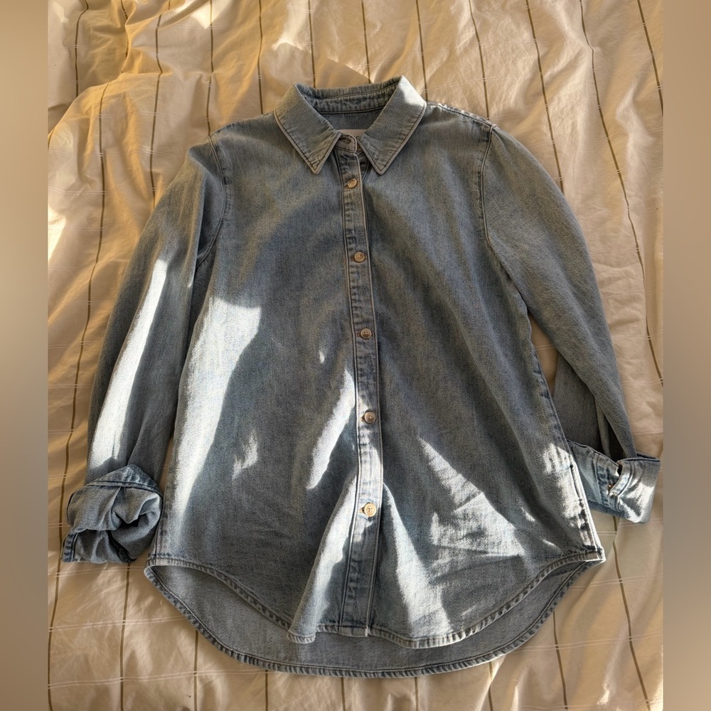 Aritzia Denim Forum comfy denim shirt